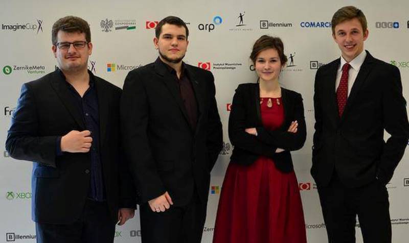 Od lewej:  mentor Łukasz Młynik, Krzysztof Kowalski, Marta Milewska, Krystian Trubisz