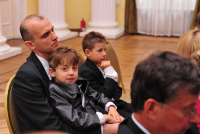 Prof. Michał Horodecki z synami podczas gali wręczenia nagród Fot. MNiSW