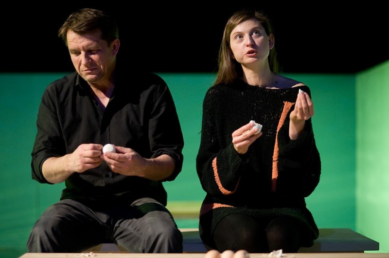 Solness (Grzegorz Gzyl) i Alina (Magdalena Boć)