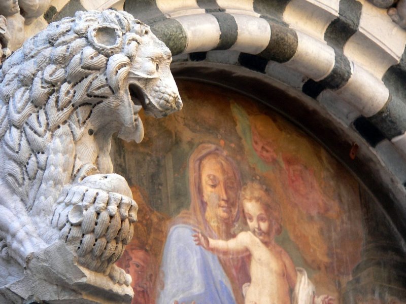 Fragment kościoła w Lucca, Włochy Fot. Freeimages