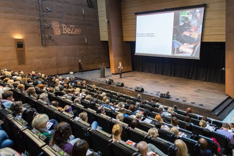 Konferencja BeZee w sali ECS