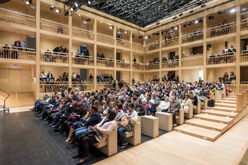 Widownia w Teatrze Szekspirowskim