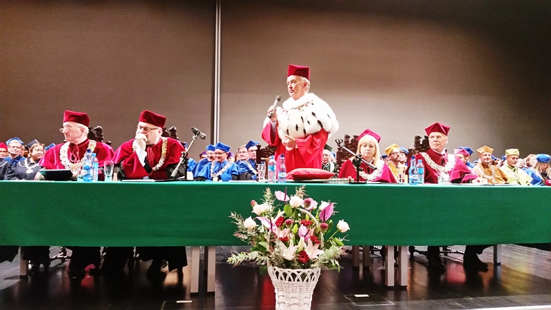 Rektor prof. Bernard Lammek i prorektorzy