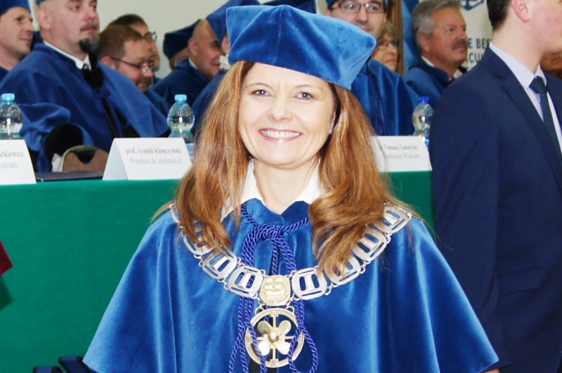 Dziekan Wydziału Ekonomicznego dr hab. Monika Bąk