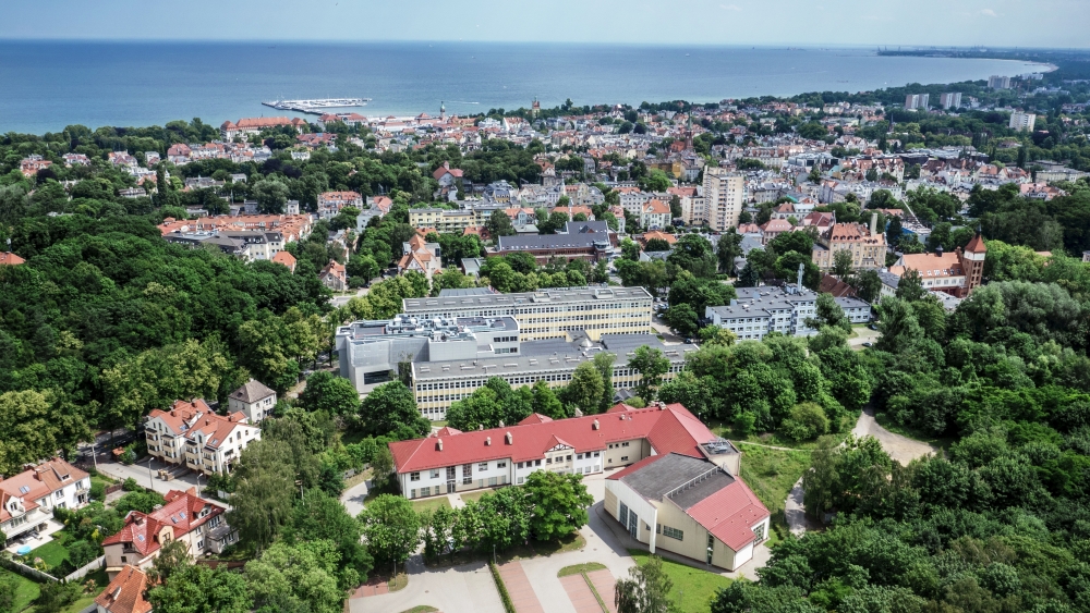 Panorama kampusu w&nbsp;Sopocie. Fot. Maciej Kosycarz