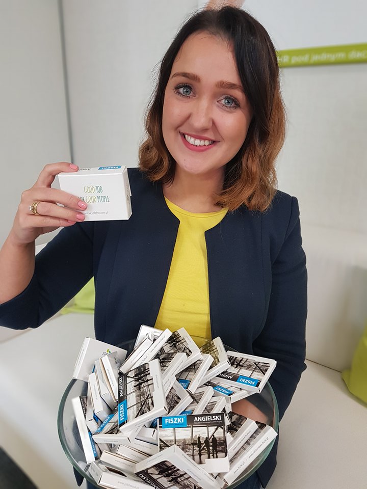 Dziewczyna z fiszkami