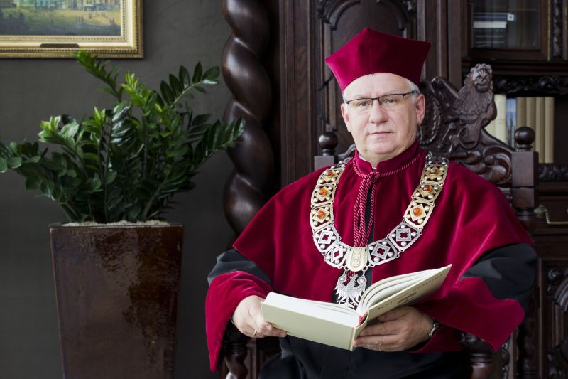 Prorektor ds. Rozwoju prof. dr hab. Krzysztof Bielawski