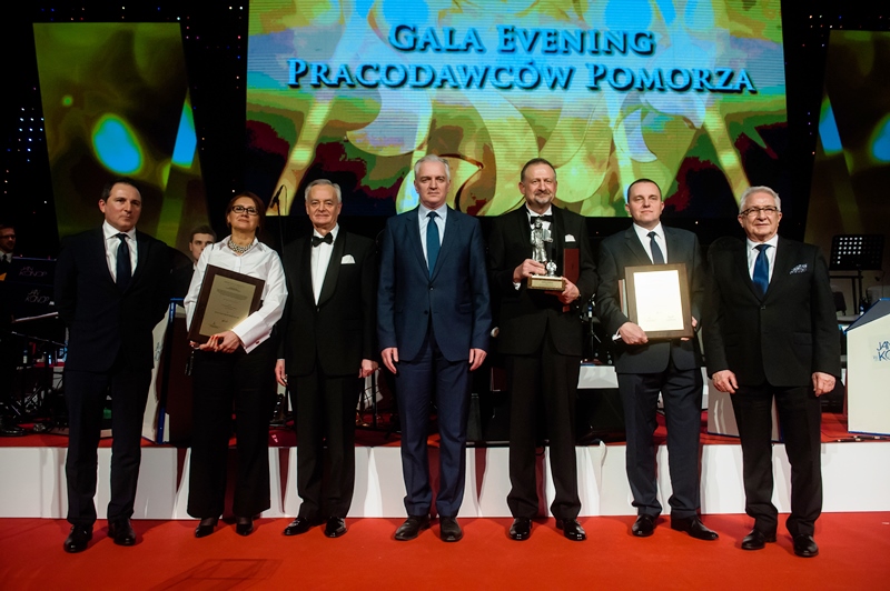 Wyróżnieni podczas Gali Pracodawców Pomorza. Drugi z prawej prof. Robert Bęben