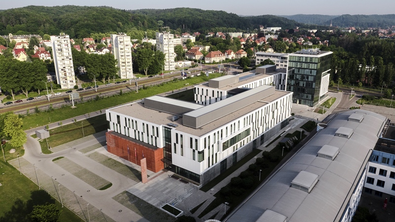 Budynek Neofilologii i Rektorat Fot. Maciej Kosycarz