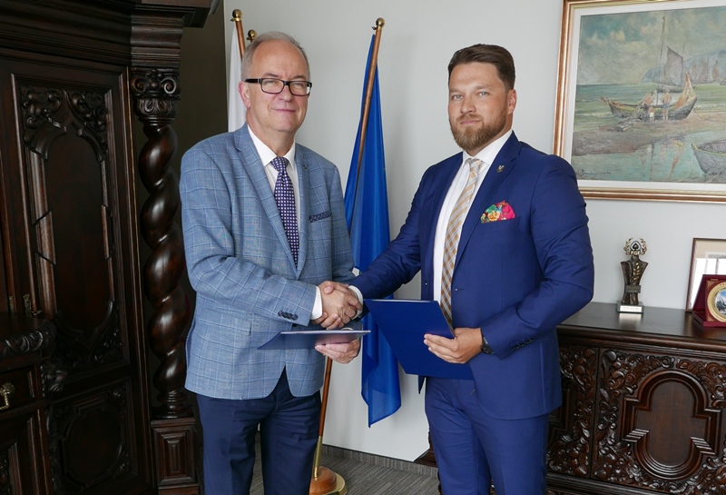 JM Rektor UG prof. Jerzy Gwizdała i&nbsp;mjr. Piotr Dąbrowski