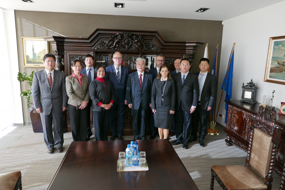delegacja z Chin na UG
