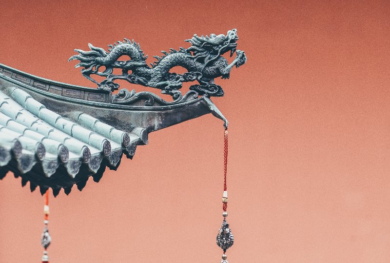 Chiński smok Photo by Annie Spratt on Unsplash