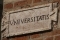 Tabliczka z napisem "Universitatis". Fot. Freeimages